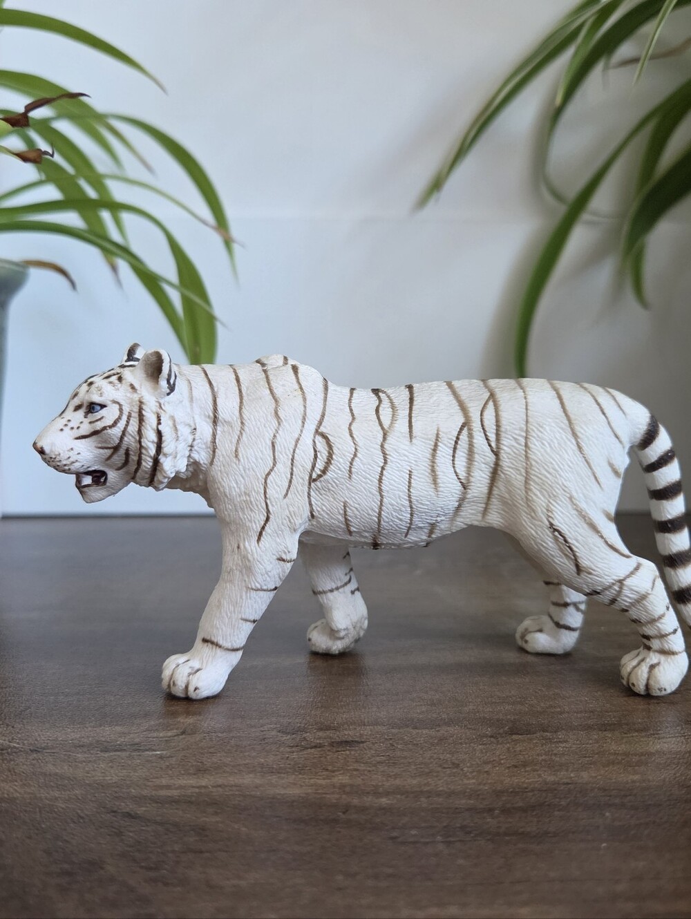 Retired Schleich White Tiger